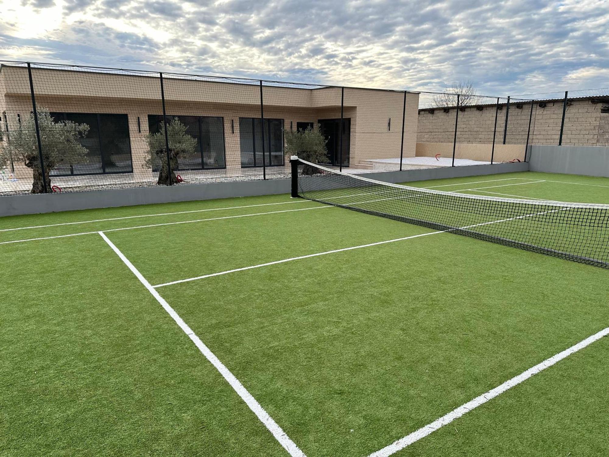 Villa Tina With Swimming Pool, Tennis Court, Games Room, Sauna, Gym, Bbq Policnik Kültér fotó
