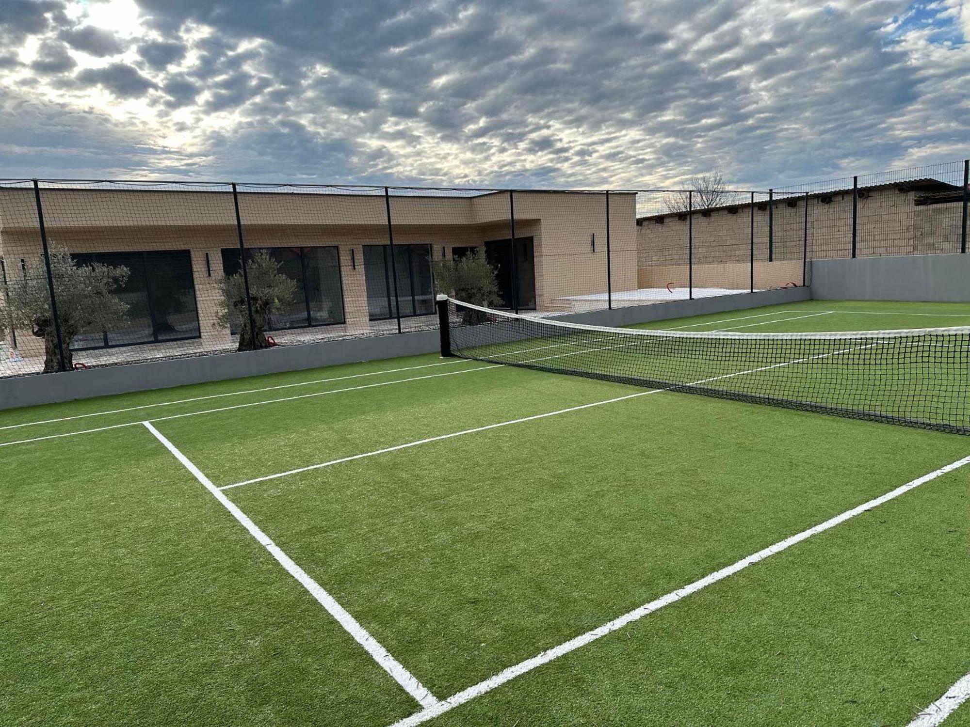 Villa Tina With Swimming Pool, Tennis Court, Games Room, Sauna, Gym, Bbq Policnik Kültér fotó